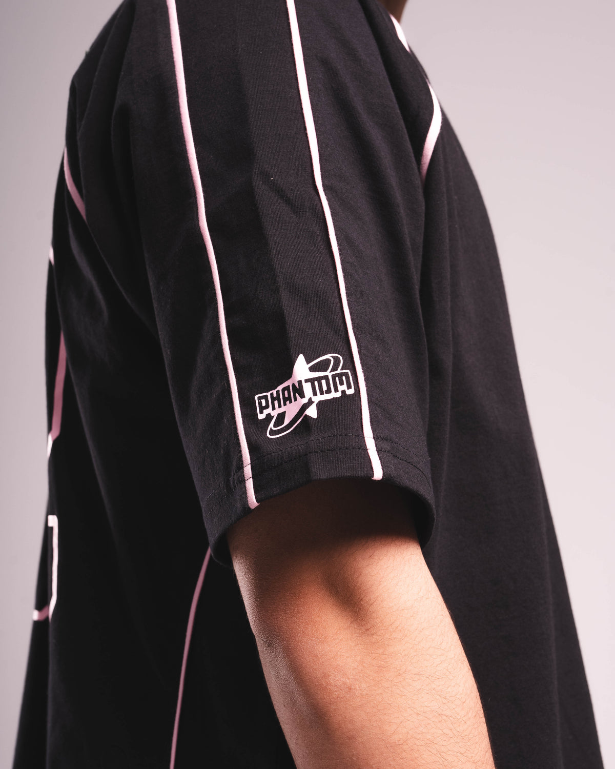 PHNTM WRLD black tee